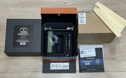 Luminor Marina ESteel Verde Smeraldo PAM01356 - Beverly Hills Watch Company