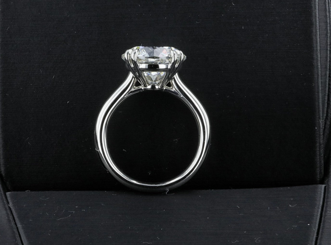 Round Brilliant Cut 6.10ct Diamond G SI2 GIA 2C2L7J - Beverly Hills Watch and Diamond Company