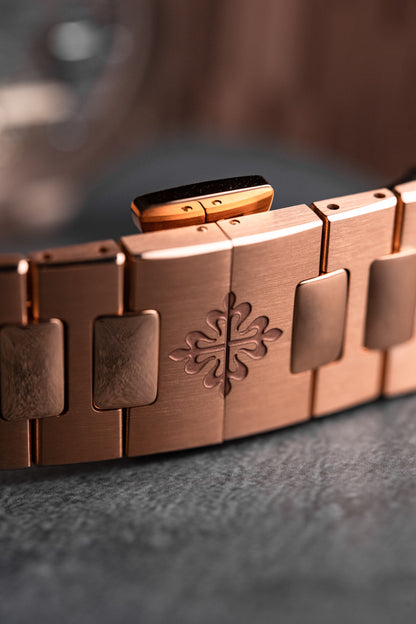 Patek Philippe Nautilus Rose Gold Power Reserve Moon Phases 5712/1r-001