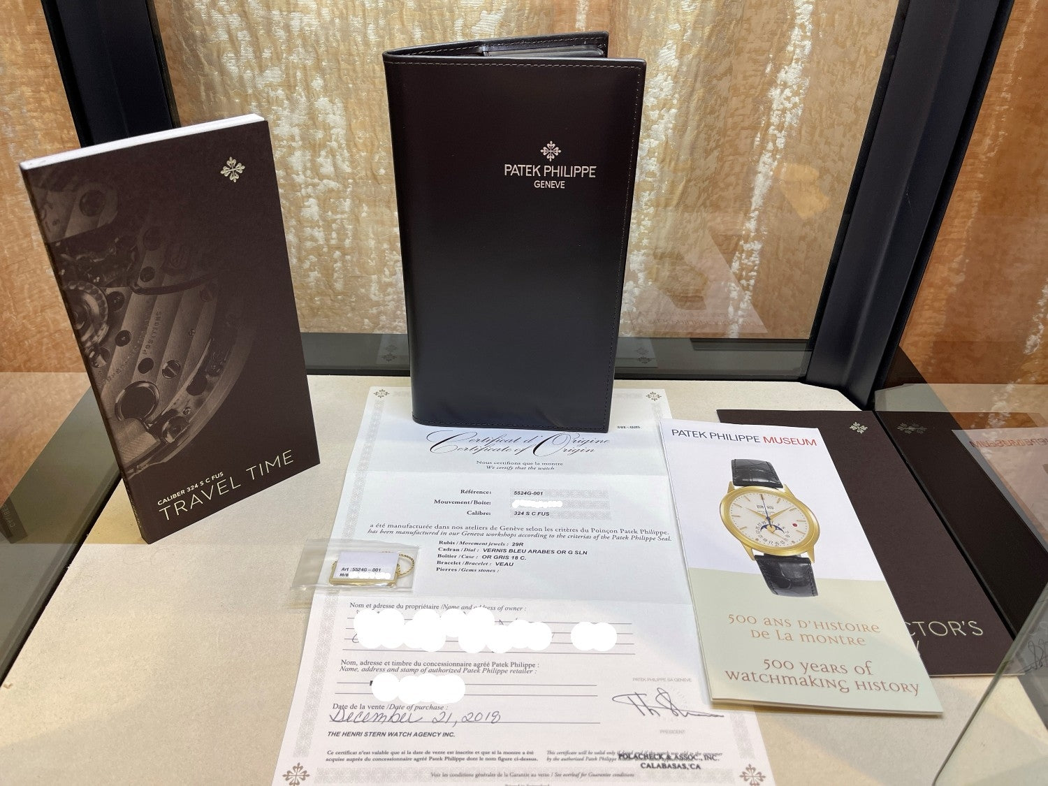 Patek Philippe 42mm Calatrava Pilot Travel Time Blue Dial 5524G-001 - Beverly Hills Watch Company