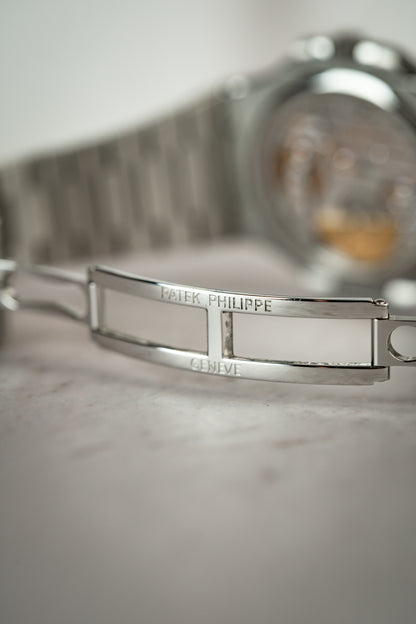 Patek Philippe Nautilus Power Reserve Moon Phases Blue Dial 5712/1a-001