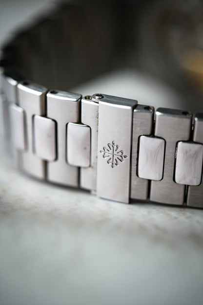 Patek Philippe Nautilus Power Reserve Moon Phases Blue Dial 5712/1a-001