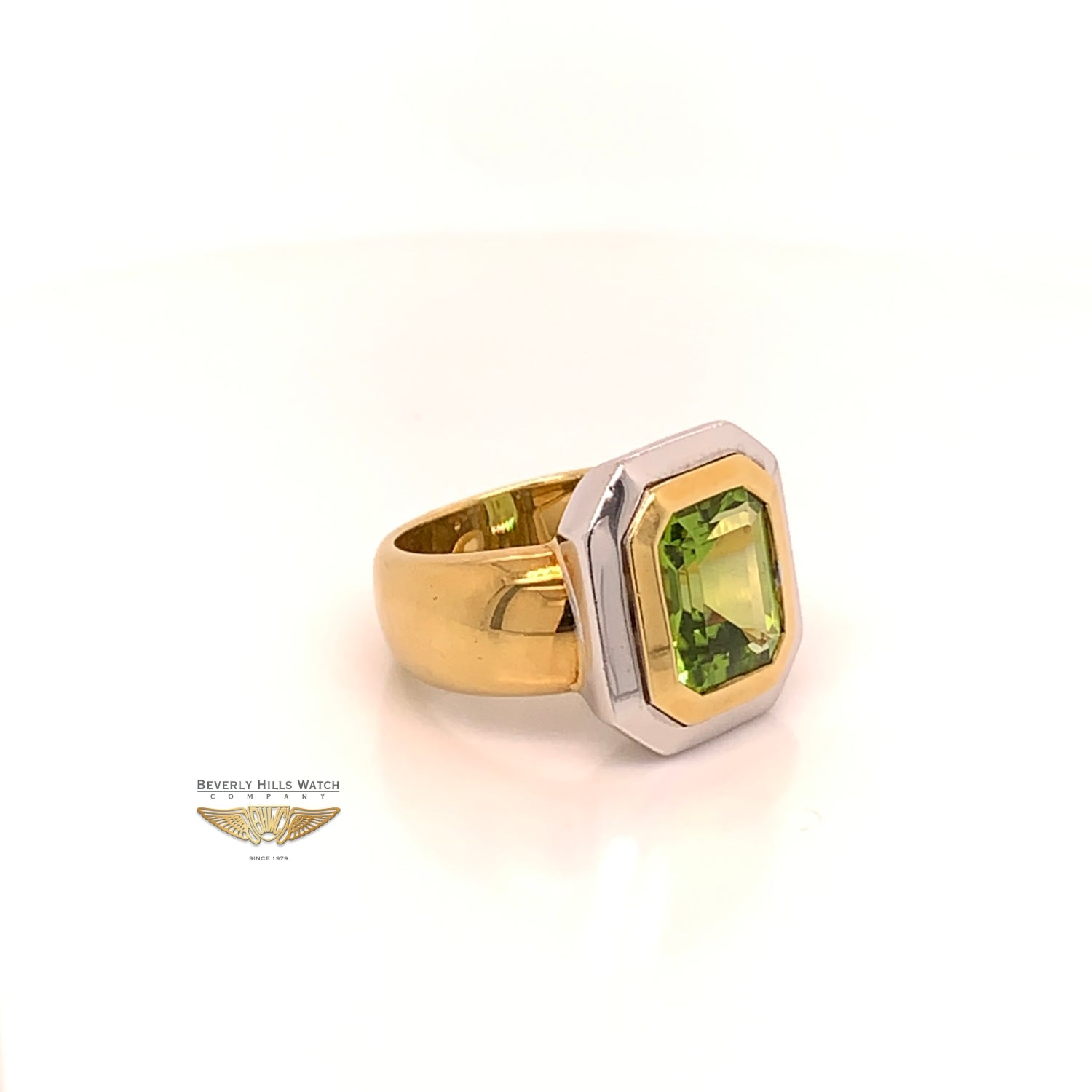 Naira & C Peridot 4.01ct Yellow Gold Ring 7316 - Beverly Hills Jewelry Store