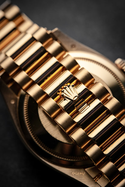 Rolex Day-Date 36mm Yellow Gold President White Dial Gold Roman 128238