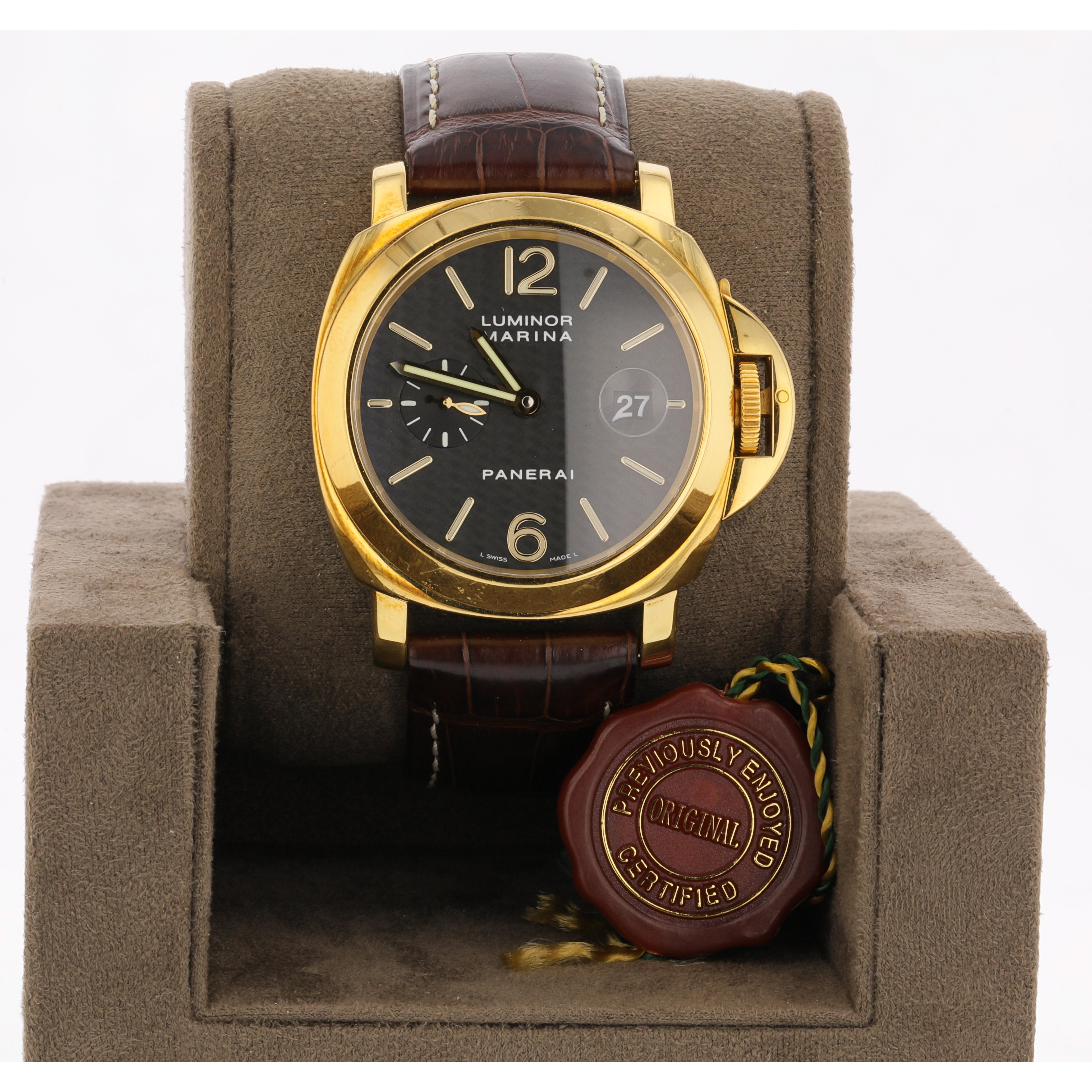 Panerai Luminor Marina 44mm Yellow Gold Carbon Fiber Dial PAM00140