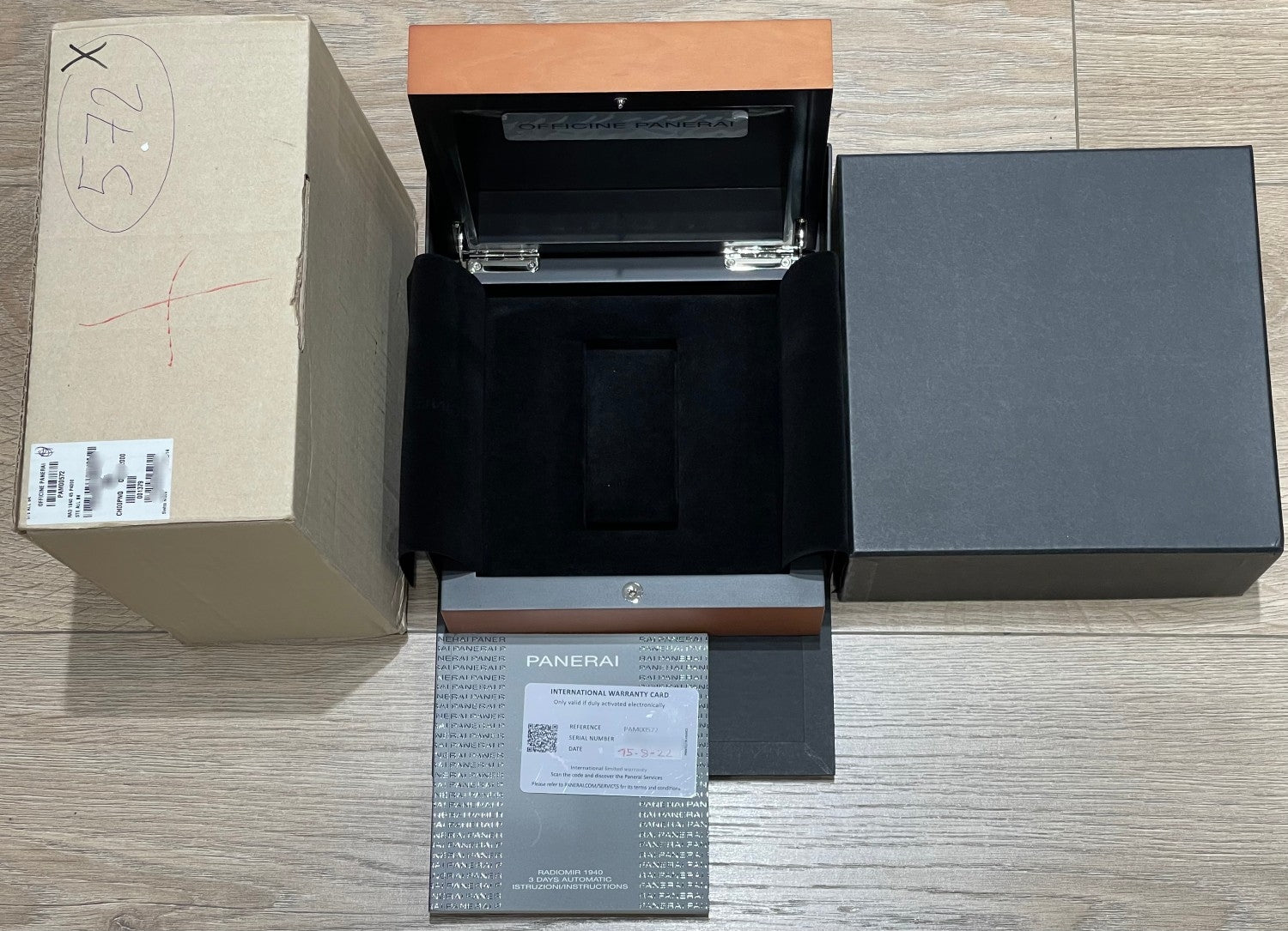 Panerai Radiomir 1940 45mm Stainless Steel Black Dial PAM00572 - Beverly Hills Watch Company