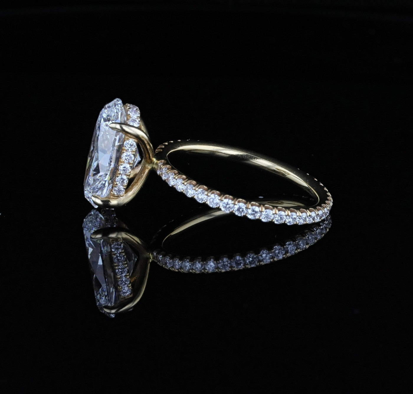 Naira & C Diamond Oval Ring 3.01ct N0PWA9 - Beverly Hills Watch Company