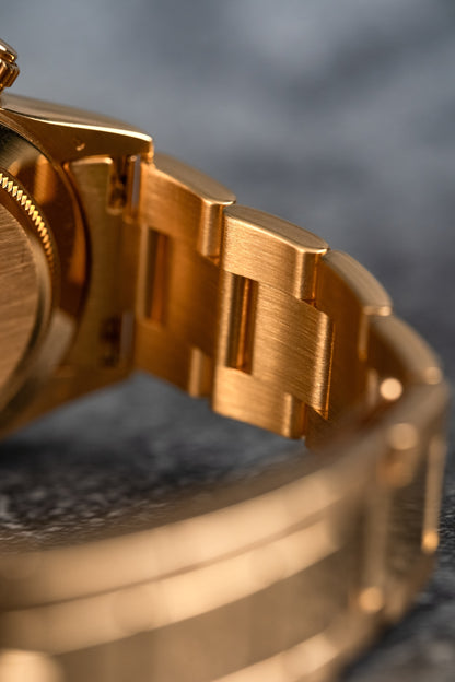 Rolex Daytona Zenith Movement 18K Yellow Gold Black Dial 16528