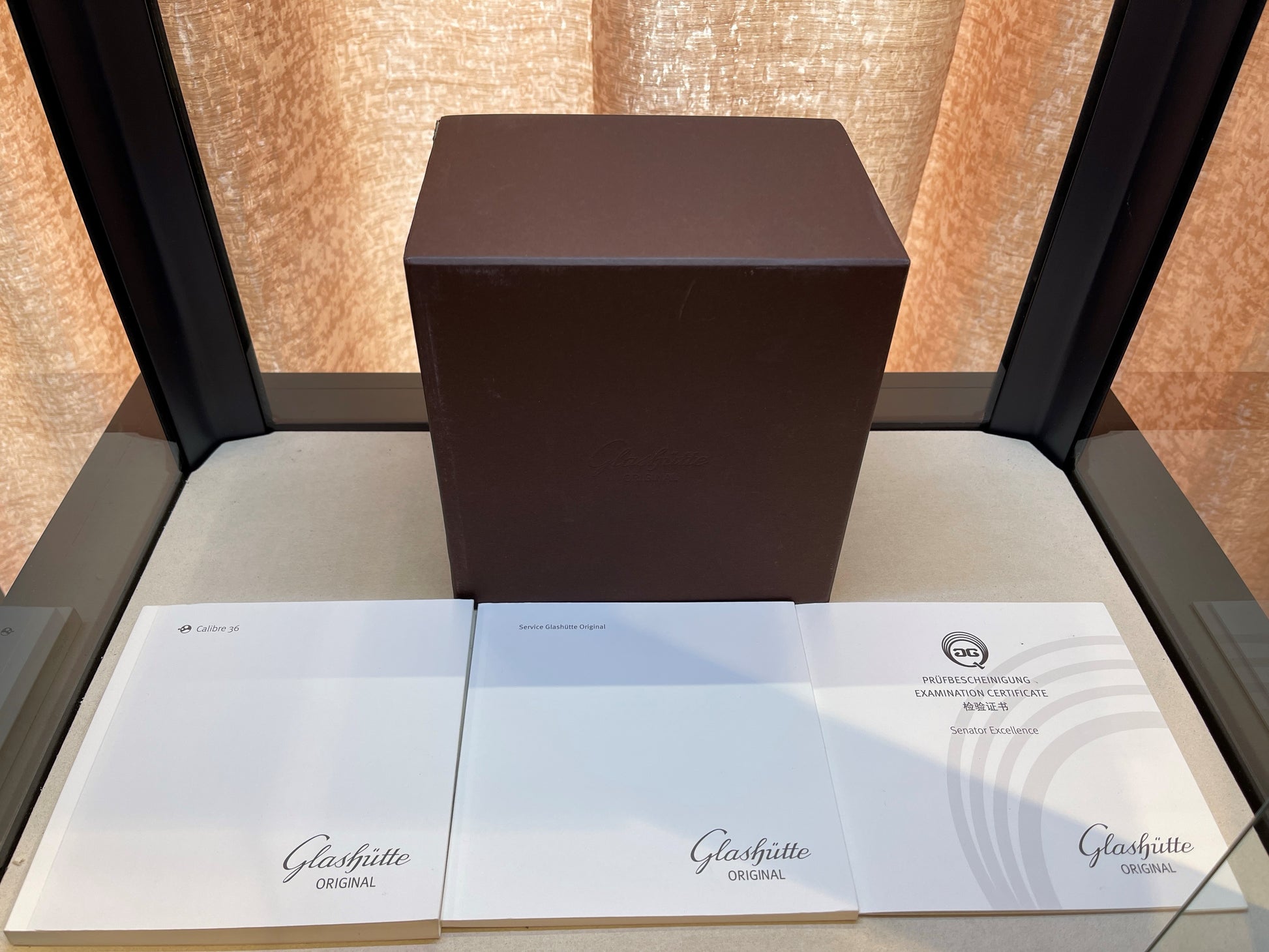 Senator Excellence Red Gold 40mm 1-36-01-02-05-30 - Beverly Hills Watch Company