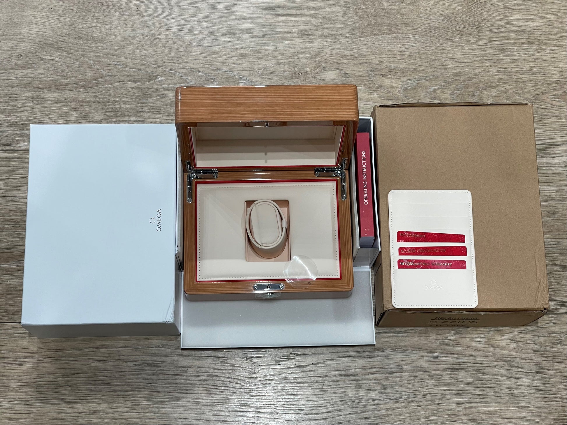 Omega Speedmaster '57 Green Dial 332.10.41.51.10.001 - Beverly Hills Watch Company